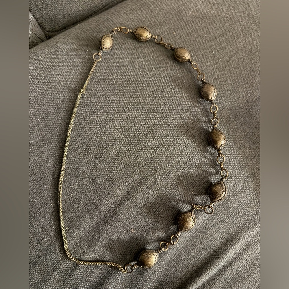 Chic vintage mid century Silver Beaded Necklace
